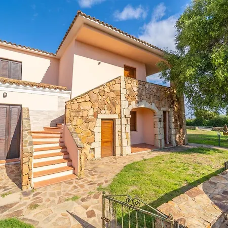 Iss Travel, Pedra Rosa 2 Bedroom With Private Terrace And Air Conditioning